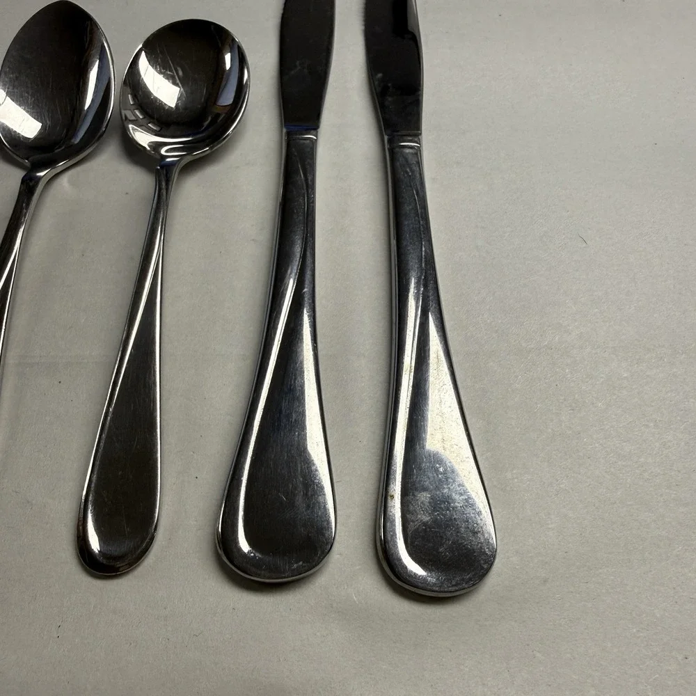 8 Pc Oneida Flight Reliance Salad Forks Knives Soup Spoons Stainless Flatware
